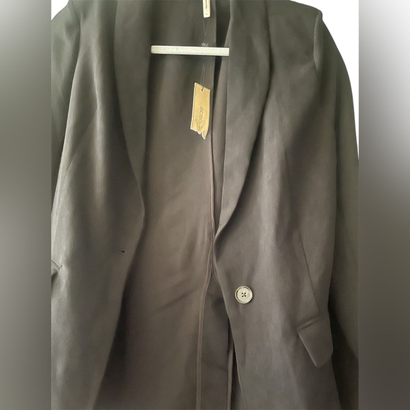 BCBGeneration Classic Black Blazer Sz Small NWT - Picture 5 of 5
